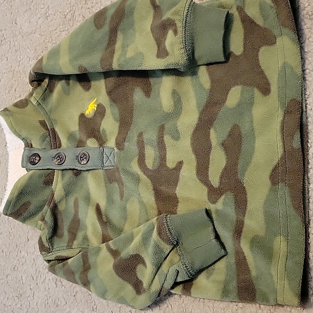 Carter's Pullover Camo Fleece size 6 months